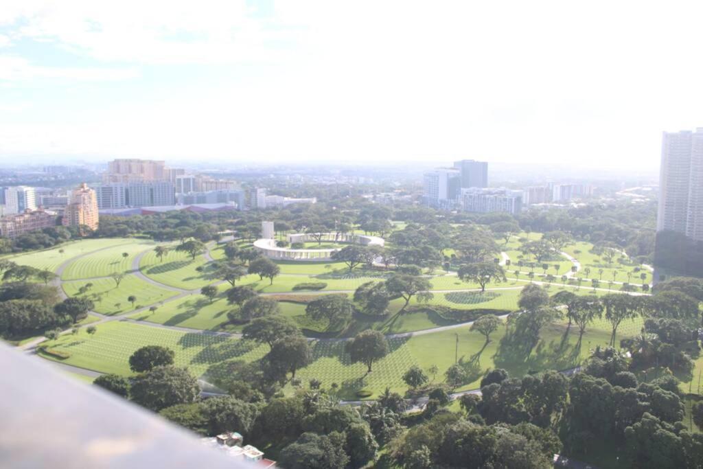 A2J Luxury Bgc Balcony Suite Near Sm Aura Taguig Manila Exterior foto