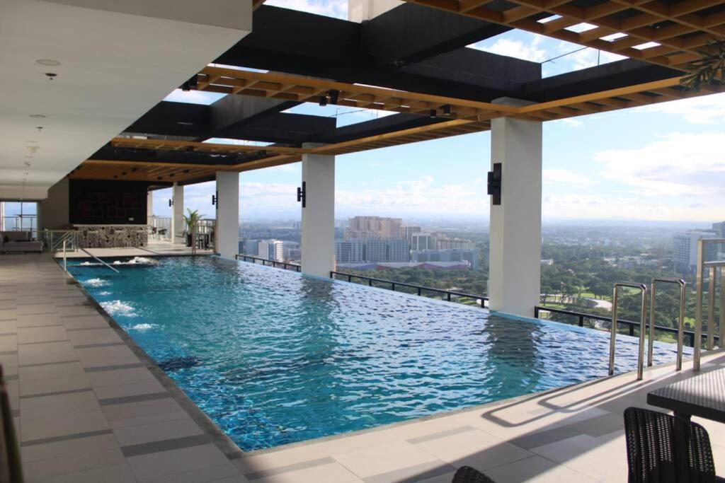 A2J Luxury Bgc Balcony Suite Near Sm Aura Taguig Manila Exterior foto